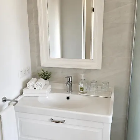 & C1